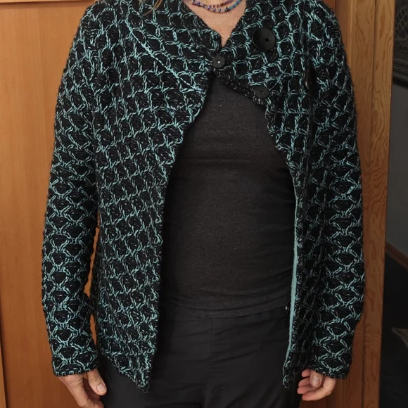 Krimson Klover Black and Blue Patterned Sweater - Picture 6 of 8